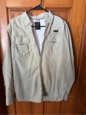 MED Wrangler Men's All Terran Gear Fishing Shirt. Button-Front Shirt Jacket